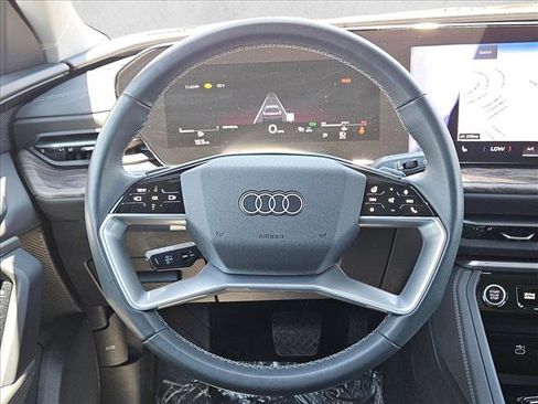 Used 2025 Audi Q5 Premium w/ Convenience Package AWD/4WD image 14