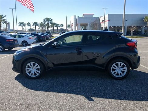 Used 2021 Toyota C-HR LE image 7