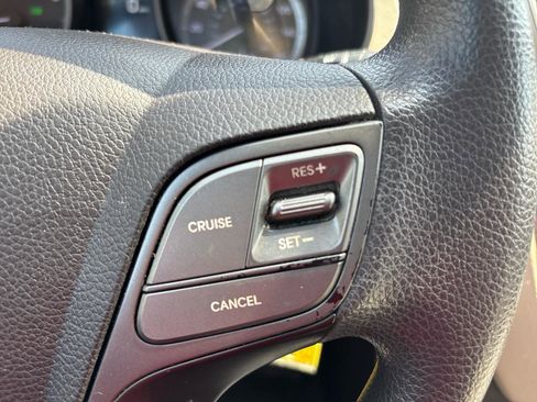 Used 2017 Hyundai Santa Fe Sport image 16