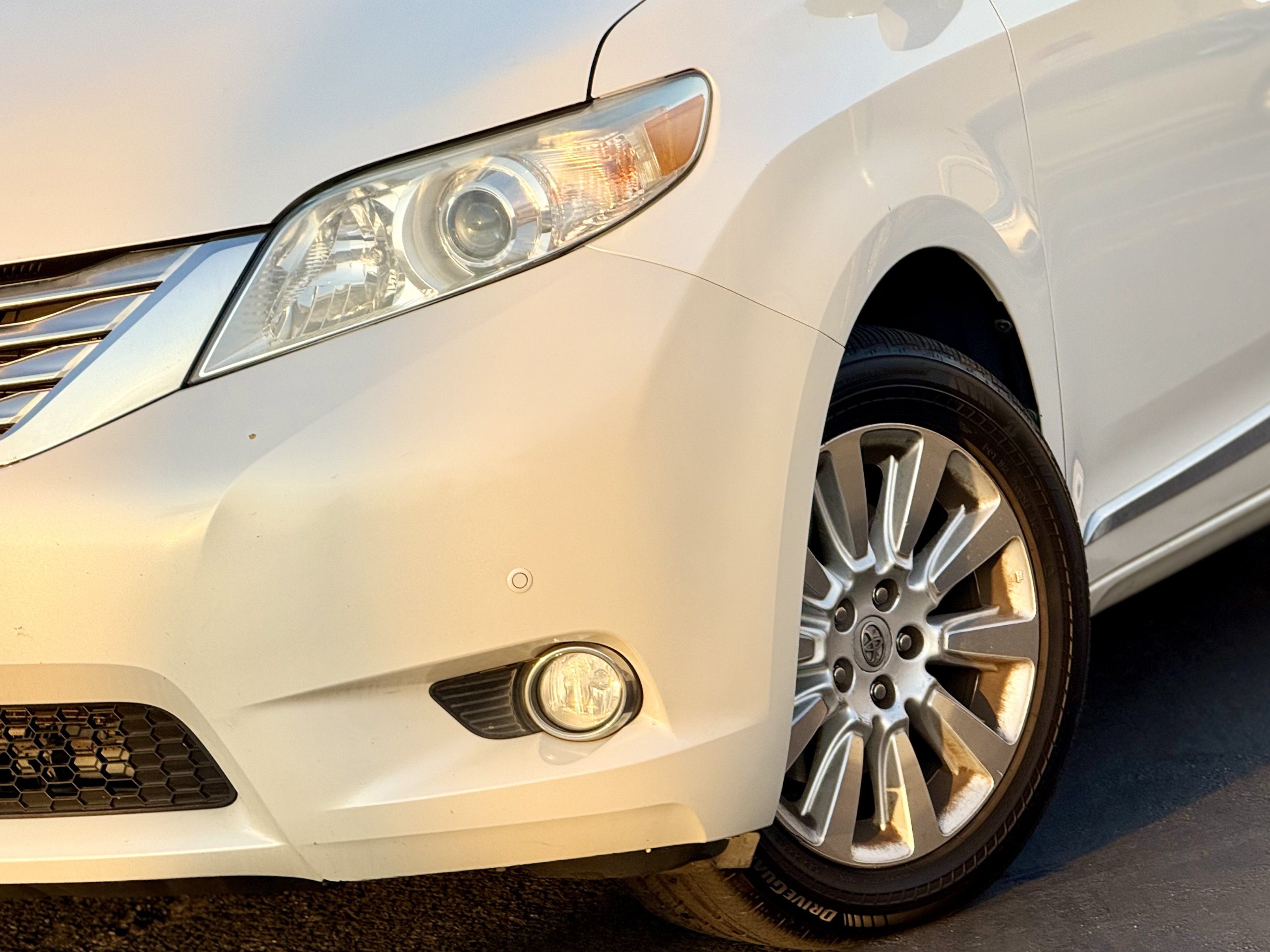 Used 2012 Toyota Sienna Limited w/ Premium Pkg AWD/4WD image 8