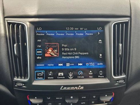 Used 2018 Maserati Levante image 14