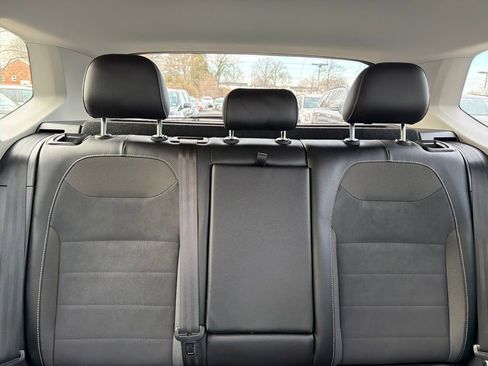 Used 2022 Volkswagen Taos SE image 34