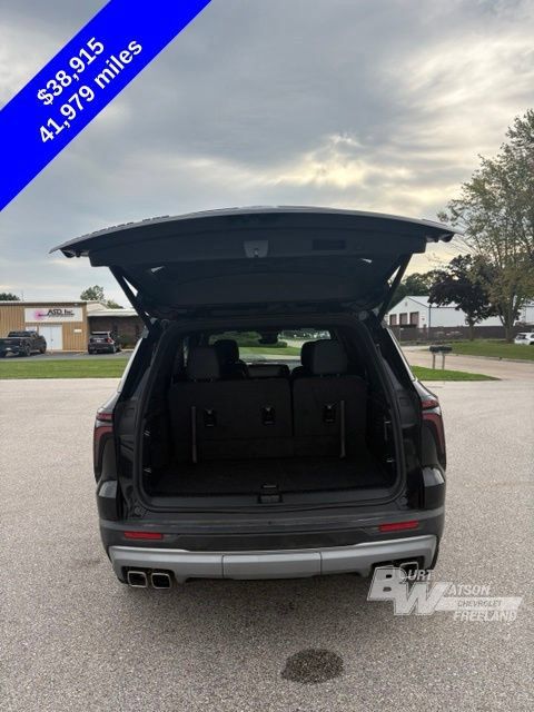Used 2024 Chevrolet Traverse Z71 w/ Enhanced Driving Package AWD/4WD image 9