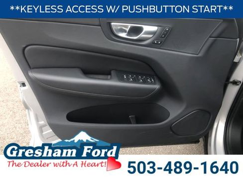 Used 2025 Volvo XC60 B5 Plus AWD/4WD image 12