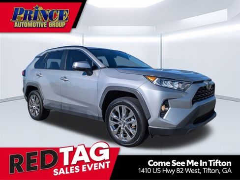 Used 2021 Toyota RAV4 XLE Premium image 1