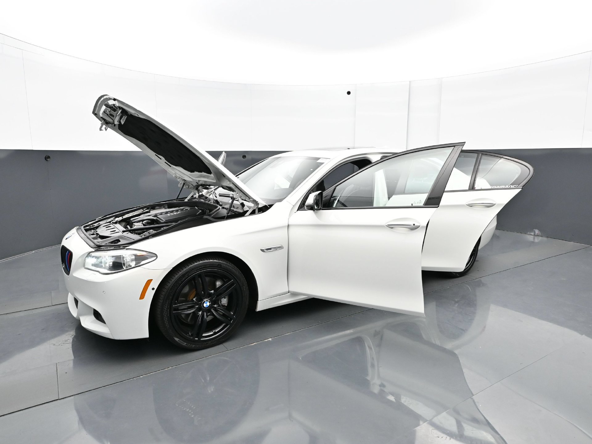 Used 2016 BMW 535i xDrive Sedan AWD/4WD image 36