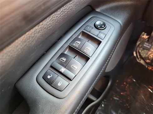 Certified 2021 Jeep Grand Cherokee Laredo image 24