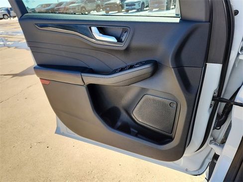 Used 2023 Ford Escape ST-Line Select image 12