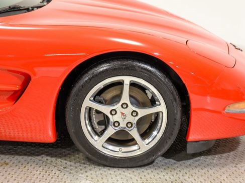 Used 2004 Chevrolet Corvette Coupe w/ Roof Package image 12