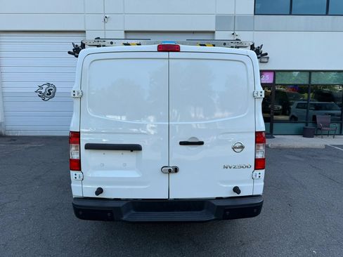Used 2018 Nissan NV 2500 SV RWD image 12