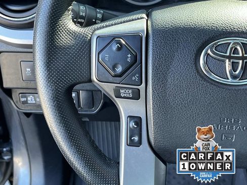 Used 2022 Toyota Tacoma Limited image 27