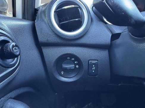 Used 2014 Ford Fiesta Titanium FWD image 21