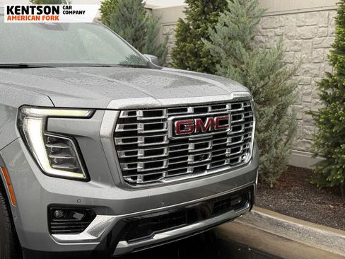 Used 2025 GMC Yukon Denali w/ Advanced Technology Package AWD/4WD image 14