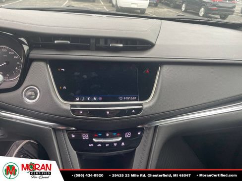 Used 2020 Cadillac XT5 Premium Luxury FWD image 16