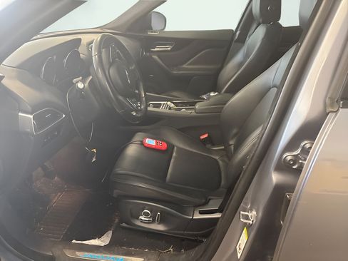 Used 2020 Jaguar F-PACE Premium AWD/4WD image 2