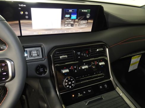 New 2025 Nissan Armada PRO-4X image 9