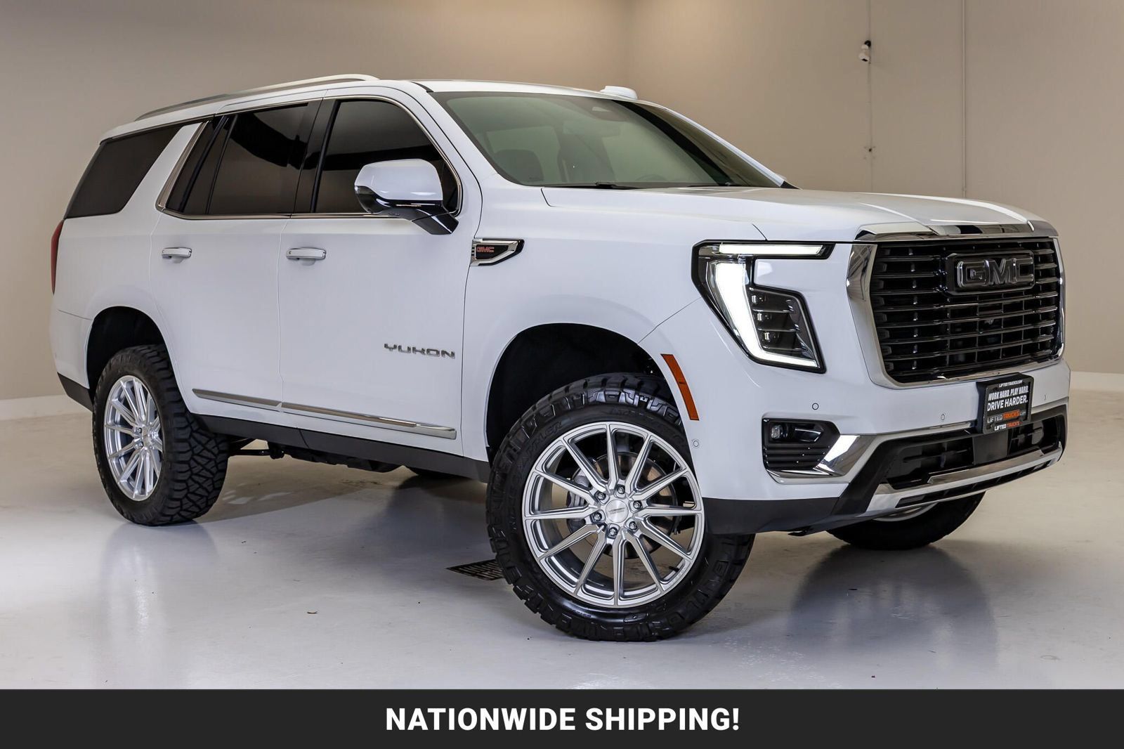 Used 2025 GMC Yukon Elevation w/ LPO, Elevation Black Package AWD/4WD image 1