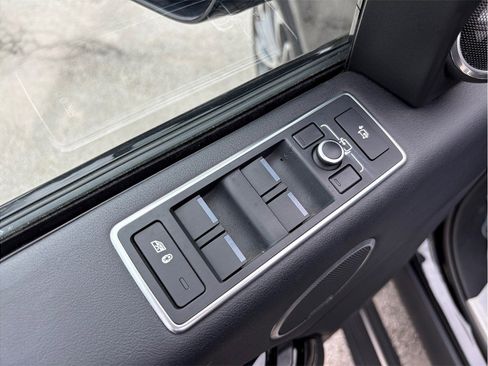 Used 2016 Land Rover Range Rover Long Wheelbase Supercharged image 23