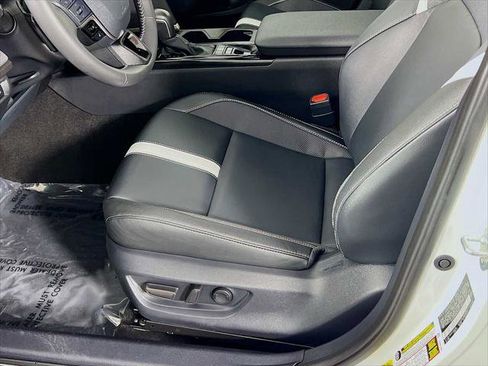 Certified 2025 Toyota Camry SE image 20