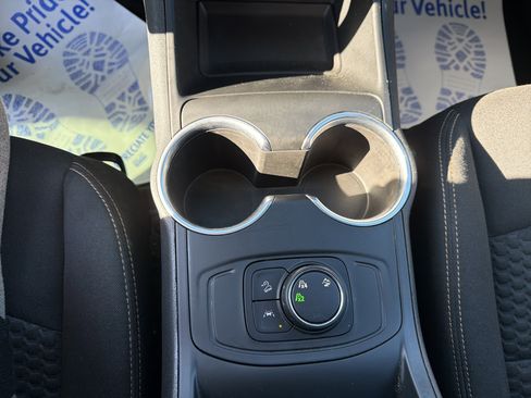 Used 2020 GMC Terrain SLE image 17