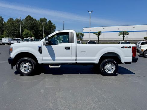 Used 2022 Ford F250 XL w/ Power Equipment Group AWD/4WD image 8