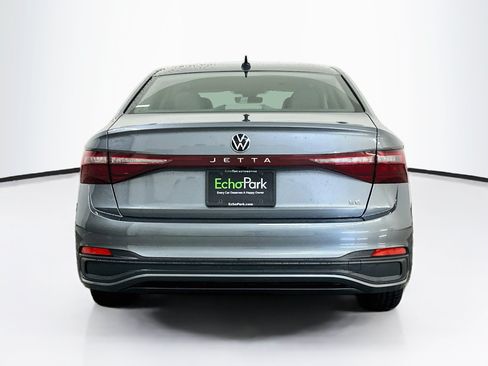 Used 2025 Volkswagen Jetta SE FWD image 7