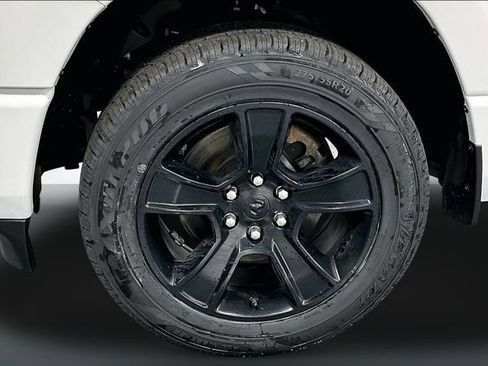 Used 2023 RAM 1500 Big Horn AWD/4WD image 30