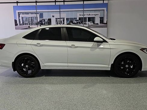 New 2026 Volkswagen Jetta SE FWD image 10