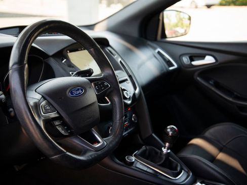 Used 2016 Ford Focus ST w/ Equipment Group 402A FWD image 19