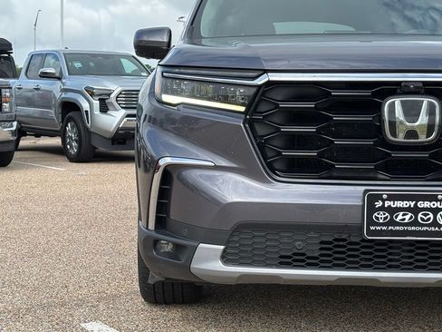 Used 2023 Honda Pilot Elite image 4
