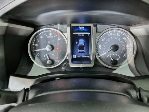 Used 2021 Toyota Tacoma SR5 RWD image 17