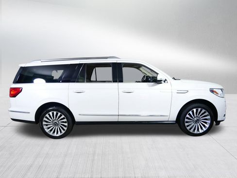 Used 2021 Lincoln Navigator L Reserve image 9