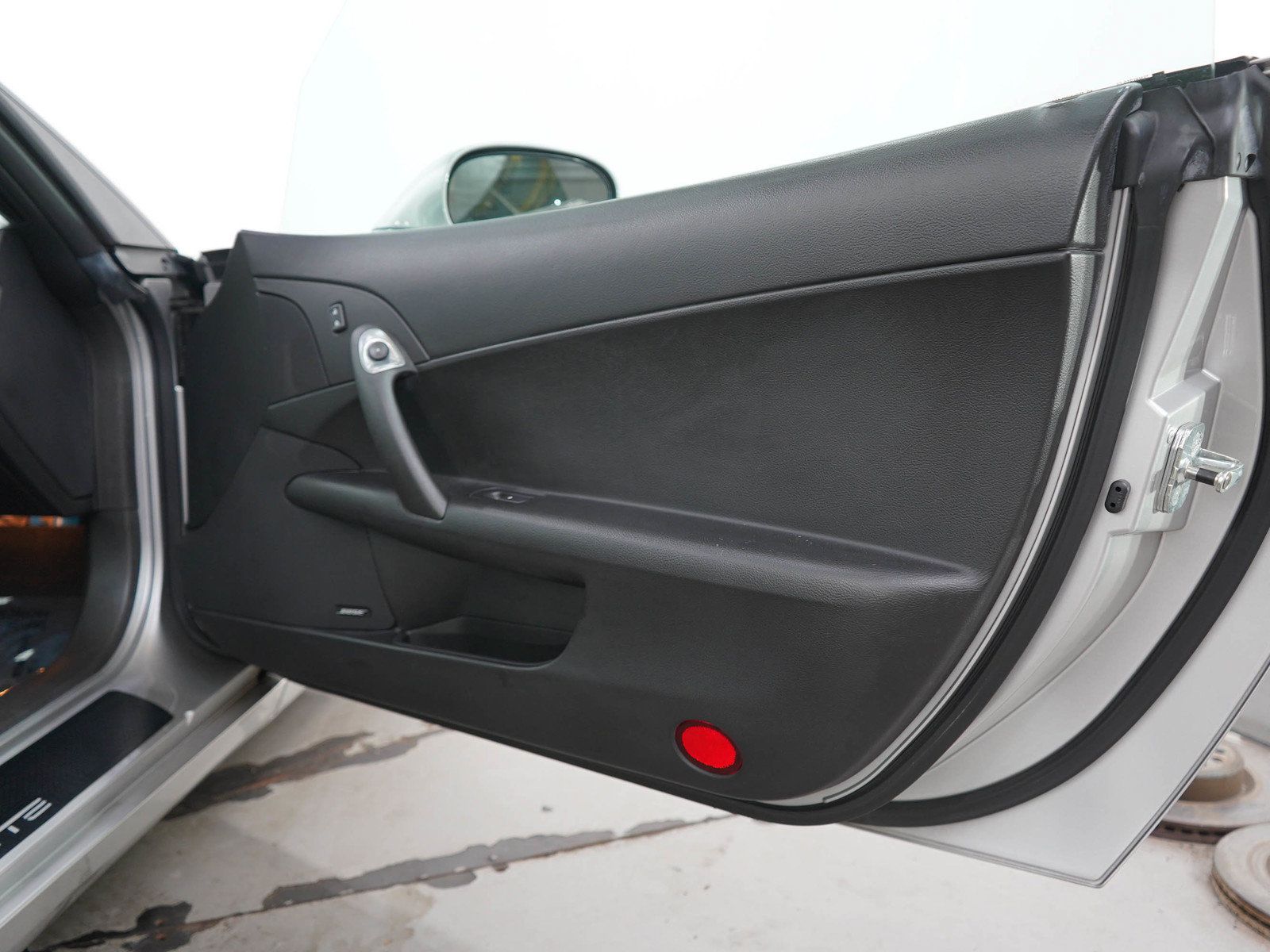 Used 2005 Chevrolet Corvette Coupe w/ Preferred Equipment Group RWD image 9