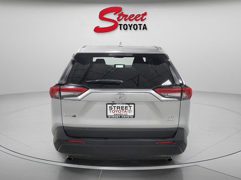 Used 2024 Toyota RAV4 LE AWD/4WD image 3