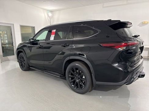 New 2026 Toyota Highlander Limited image 6