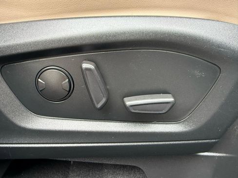 Used 2021 Ford Explorer XLT w/ Equipment Group 202A image 21