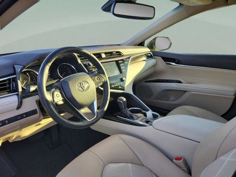 Used 2018 Toyota Camry XLE image 27
