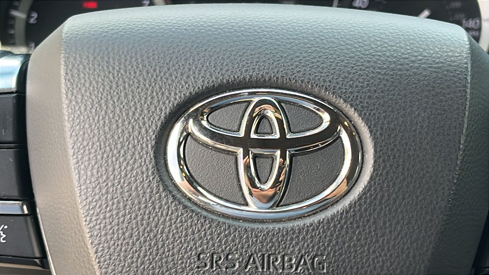 Used 2021 Toyota Highlander XSE FWD image 17