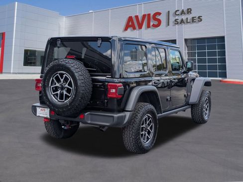 Used 2025 Jeep Wrangler Unlimited Rubicon w/ Convenience Group image 6