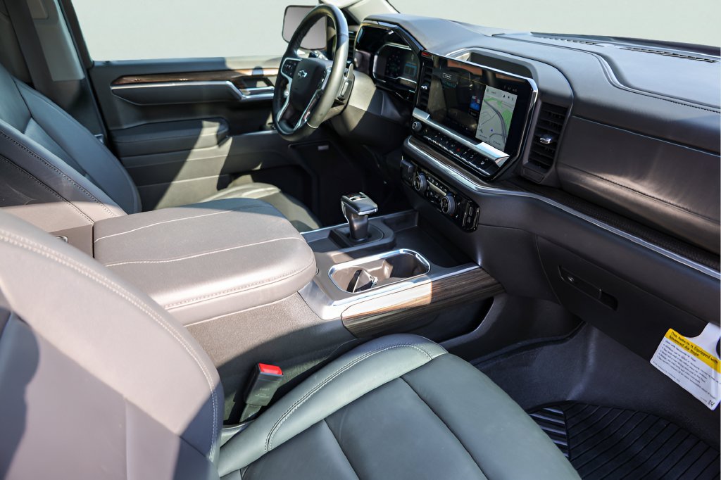 Certified 2025 Chevrolet Silverado 1500 RST AWD/4WD image 31