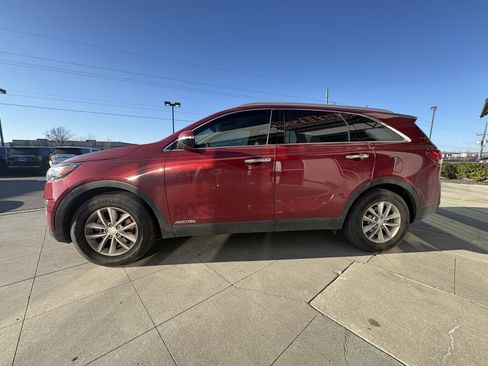 Used 2017 Kia Sorento LX image 6