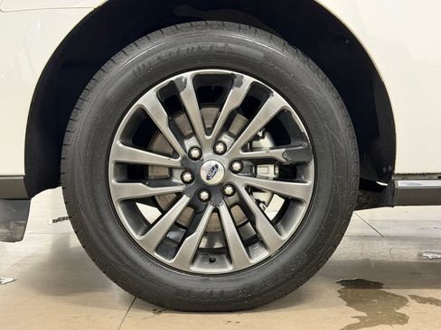 Used 2021 Ford Expedition Limited RWD image 12