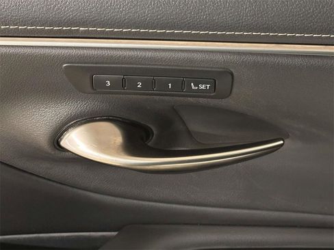 Used 2022 Lexus ES 350 w/ Premium Package image 12