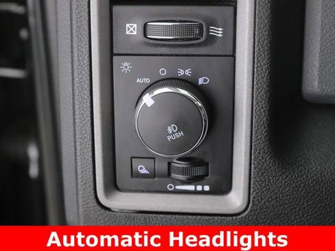 Used 2017 RAM 1500 ST w/ SXT Appearance Group image 18