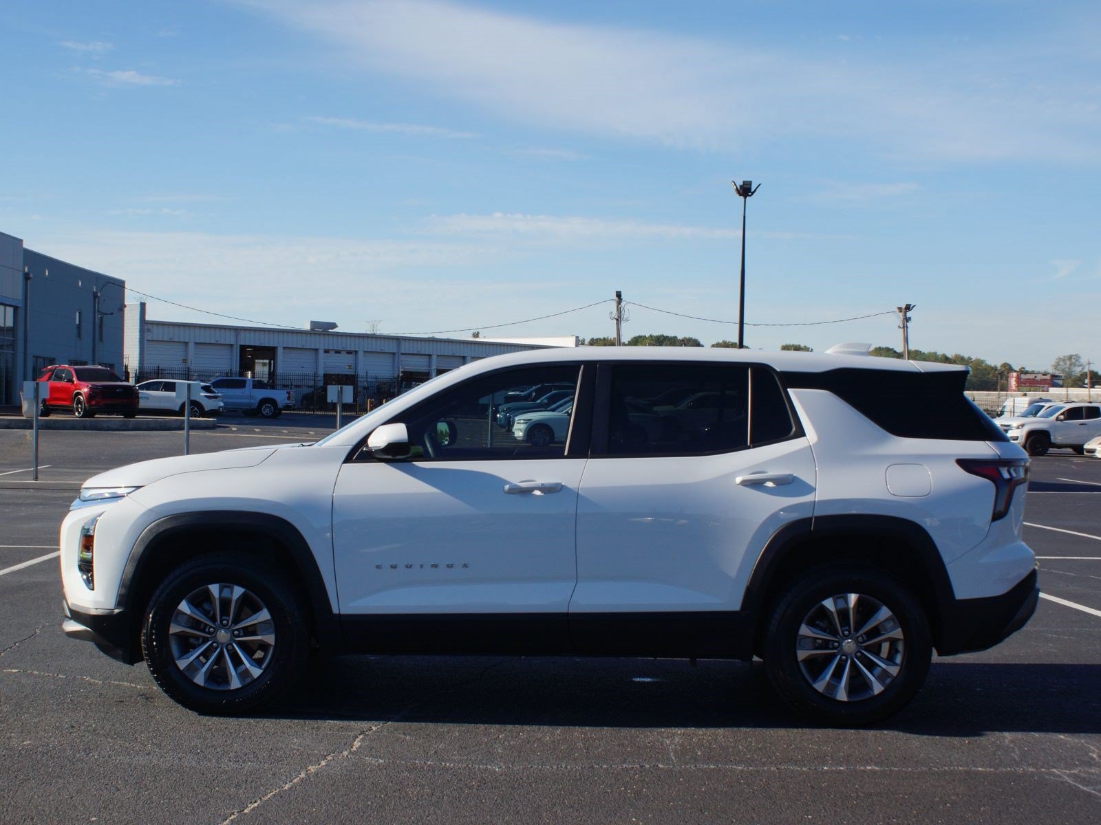 Used 2026 Chevrolet Equinox LT w/ Safety and Technology Package FWD image 11