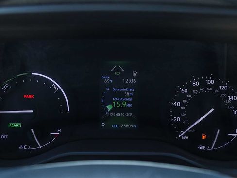 Used 2023 Toyota Sienna XLE w/ XLE Plus Package FWD image 24