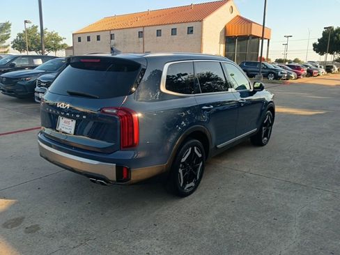 Used 2025 Kia Telluride S FWD image 7