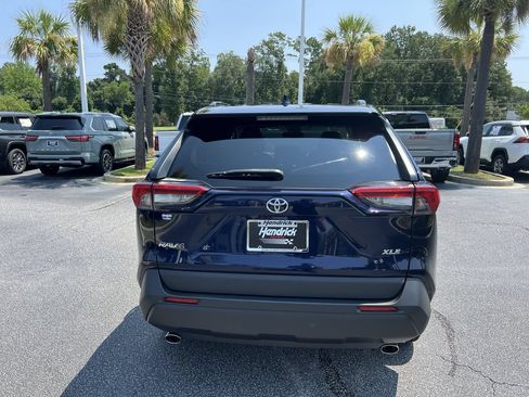 Used 2022 Toyota RAV4 XLE w/ Convenience Package FWD image 9
