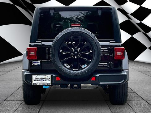 Used 2023 Jeep Wrangler Unlimited Sahara w/ Cold Weather Group AWD/4WD image 4