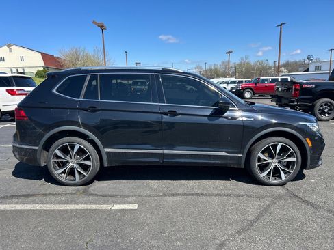 Used 2024 Volkswagen Tiguan SEL R-Line image 4